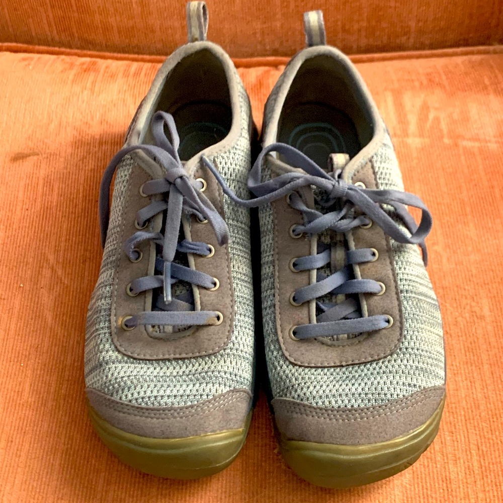 Women’s Keen hiking shoes